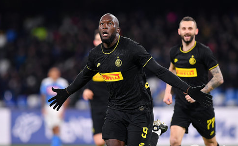 包含那不勒斯主场-告捷，迎来胜利的词条