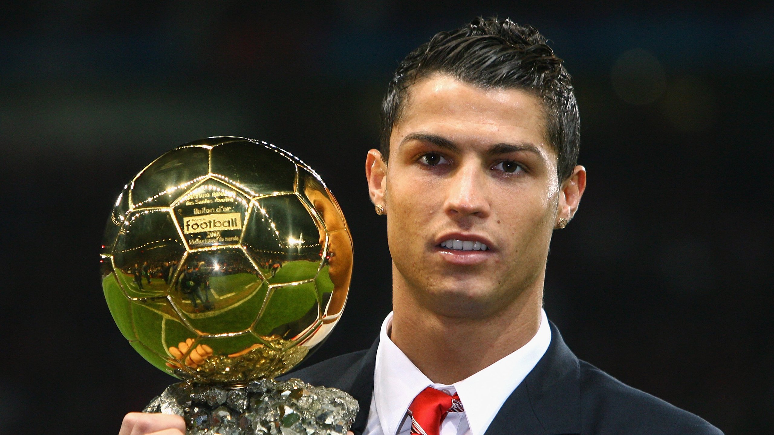 伊萨克完美发挥引领战术革命，秘鲁轻取波兰背后的足球哲学