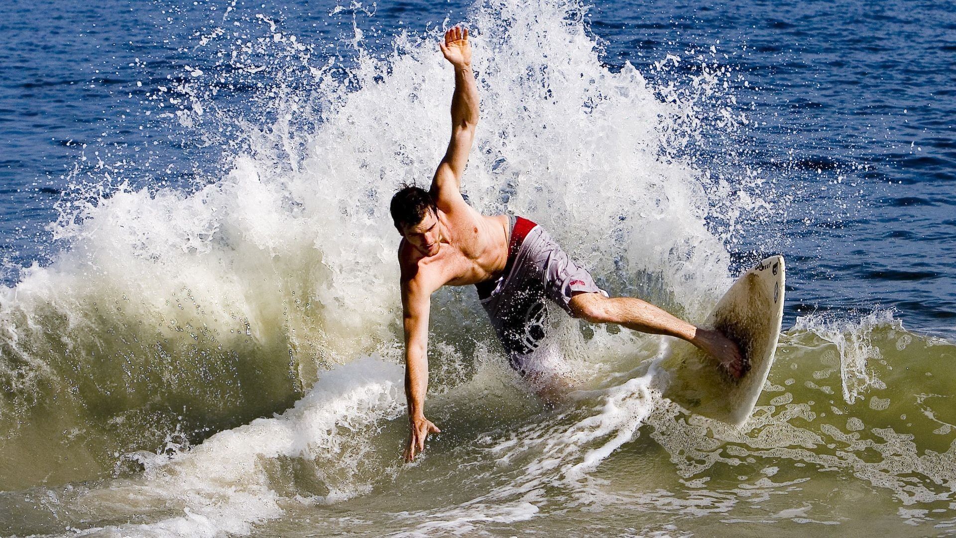 英超争冠之夜，詹姆斯赛后评分拉满，定义何为决定性球员